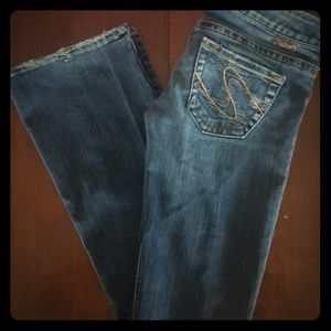 Silver Brand Tuesday bootcut junior girls jeans.